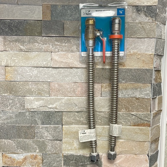 SharkBite 3/4 in. Push-to-Connect x 3/4 in. FIP Water Heater Connection Kit - Picture 4 of 11